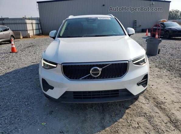 YV4L12UK0P2951022 2023 VOLVO XC40 White Հետևի տեսք