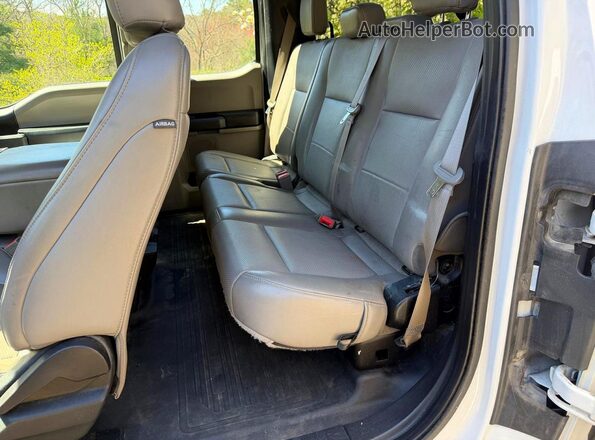 1FTEX1EP4KFA03349 2019 FORD F150 Белый Вид салона спереди