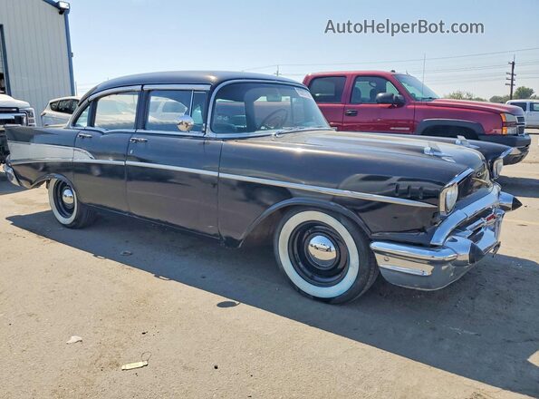 B57L129350 1957 CHEVROLET BEL Черный Вид спереди