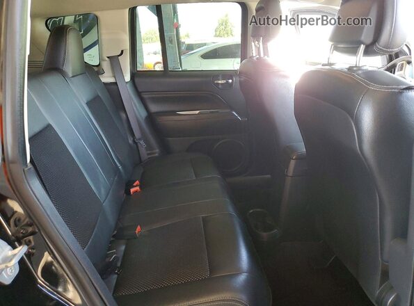 1C4NJDEB9GD757812 2016 JEEP COMPASS Black Vista interior trasera