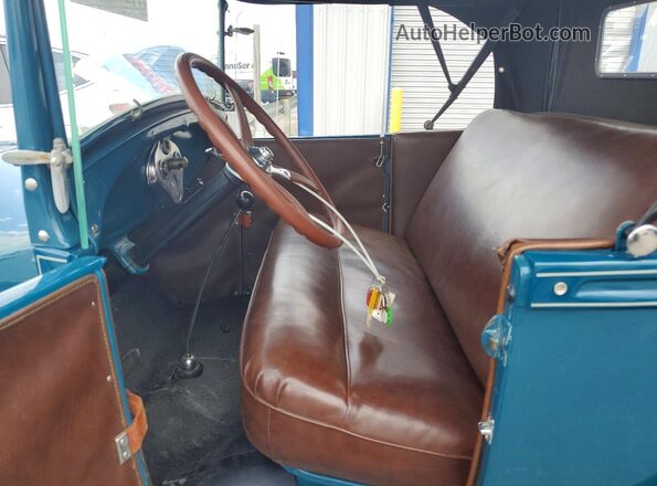 A36217 1928 FORD MODEL Бирюзовый Вид салона спереди