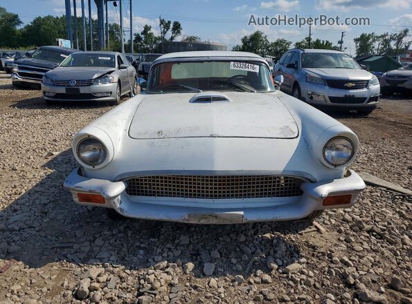 A7KG174051 1957 FORD UNKNOWN Белый Вид спереди