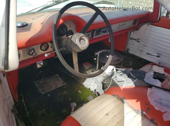A7KG174051 1957 FORD UNKNOWN Белый Вид панели приборов