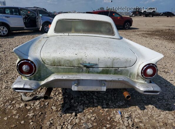 A7KG174051 1957 FORD UNKNOWN Белый Вид сзади