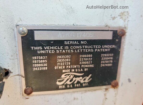 A7KG174051 1957 FORD UNKNOWN Белый Вид подкапотного пространства