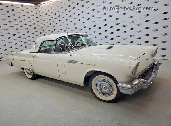 D7FH394065 1957 FORD THUNDERBIRD Кремовый Передняя правая четверть