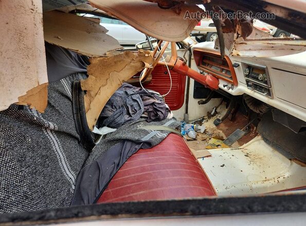 F10GLH98538 1970 FORD F100 White Rear seats view
