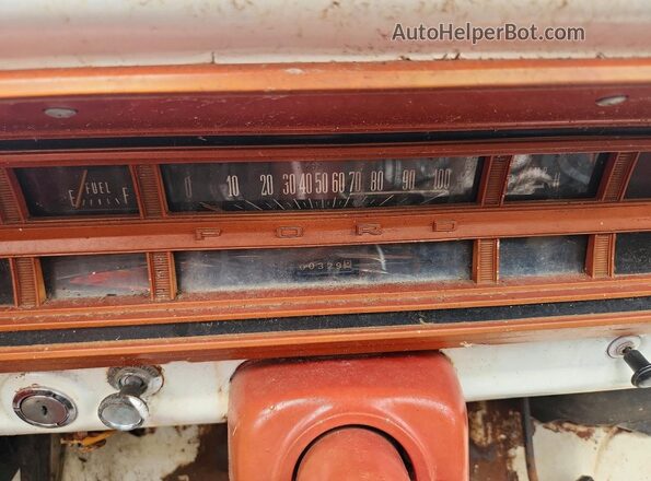 F10GLH98538 1970 FORD F100 White Instrument cluster view