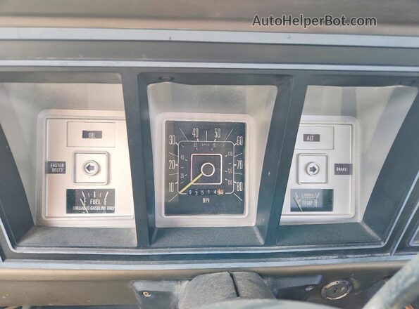 F15GUEE3653 1979 FORD F100 Бордовый Вид щитка приборов