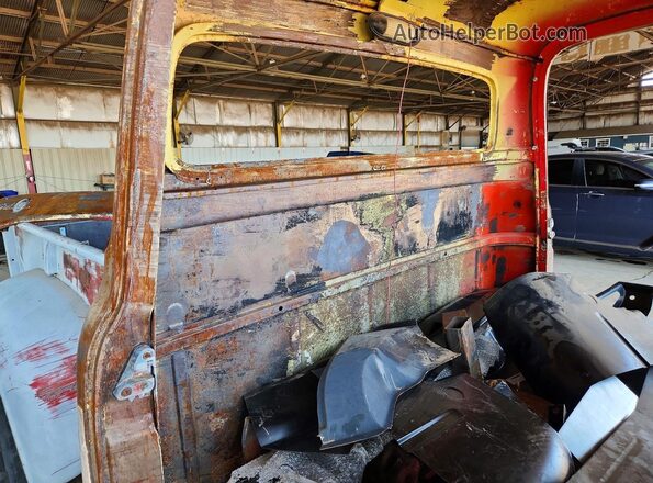 F25D5R19483 1955 FORD F250 Красный Вид задних сидений