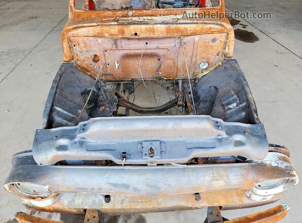 F25D5R19483 1955 FORD F250 Красный Вид задней части салона
