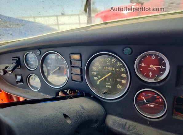 GHN5UH426129G 1977 MG MGB Красный Вид щитка приборов