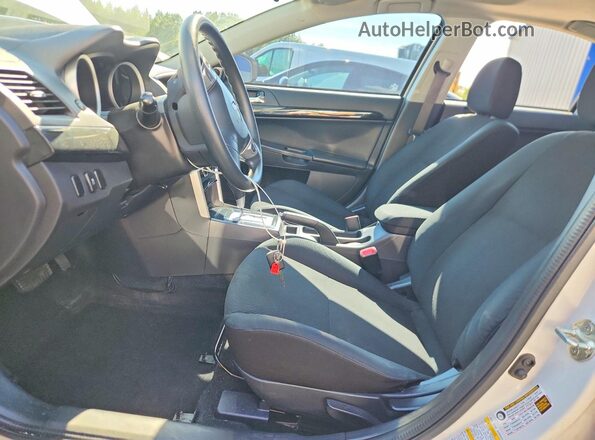 JA32U2FU2HU000345 2017 MITSUBISHI LANCER White Вид салону спереду