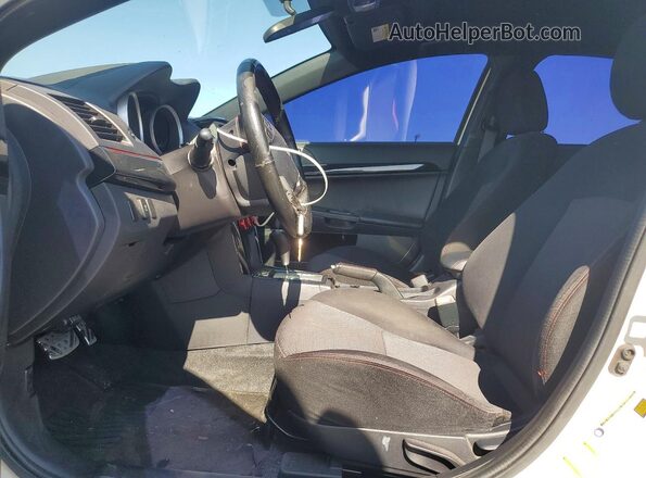 JA32U2FU2HU014018 2017 MITSUBISHI LANCER White Front interior view
