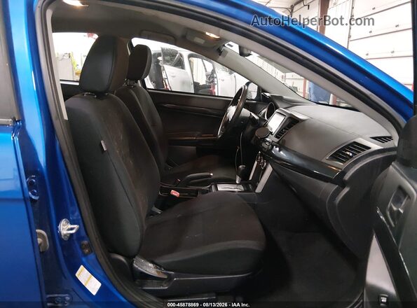 JA32U2FU3HU004646 2017 MITSUBISHI LANCER Blue Вид салону спереду