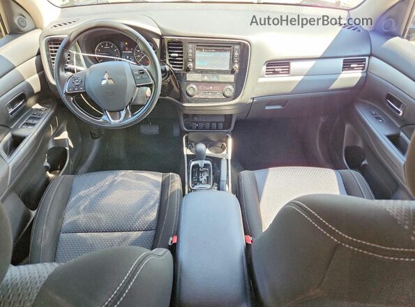 JA4AD2A31HZ039355 2017 MITSUBISHI OUTLANDER Черный Вид панели приборов