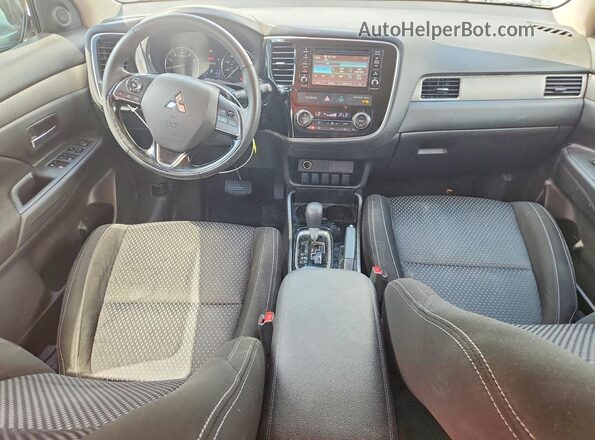 JA4AD2A32HZ014996 2017 MITSUBISHI OUTLANDER Silver Widok deski rozdzielczej