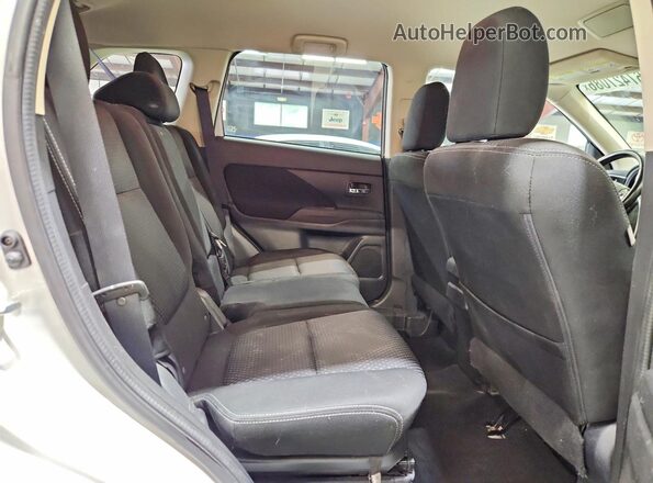 JA4AD2A33HZ000511 2017 MITSUBISHI OUTLANDER White Rear interior view