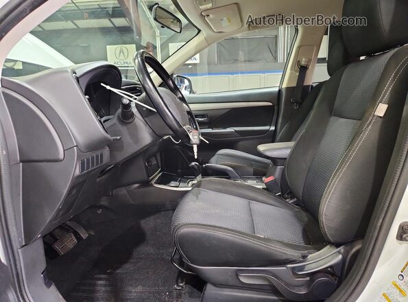 JA4AD2A33HZ000511 2017 MITSUBISHI OUTLANDER White Front interior view