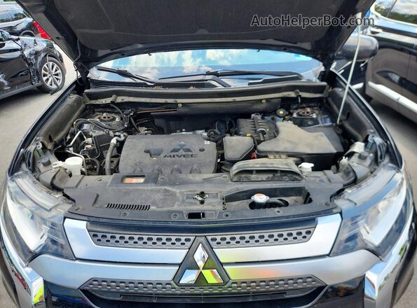 JA4AD2A33LZ003076 2020 MITSUBISHI OUTLANDER Black Engine compartment view