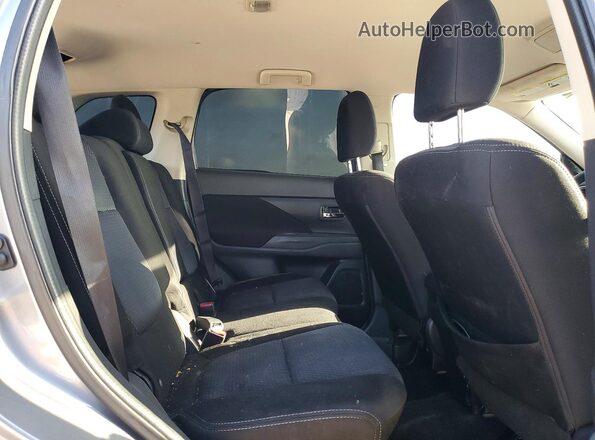 JA4AD2A37JZ039334 2018 MITSUBISHI OUTLANDER Gray უკანა სალონის ხედი