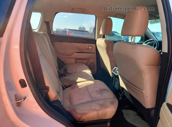 JA4AD2A3XLZ003253 2020 MITSUBISHI OUTLANDER Silver ძრავის განყოფილების ხედი
