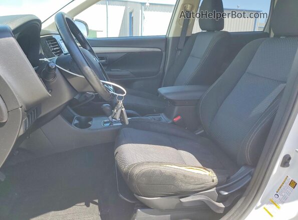 JA4AD3A30GZ006335 2016 MITSUBISHI OUTLANDER White წინა სალონის ხედი