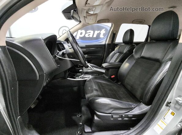 JA4AD3A33LZ004119 2020 MITSUBISHI OUTLANDER Silver წინა სალონის ხედი