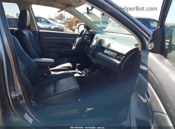 JA4AD3A36GZ019705 2016 MITSUBISHI OUTLANDER Gray Front interior view