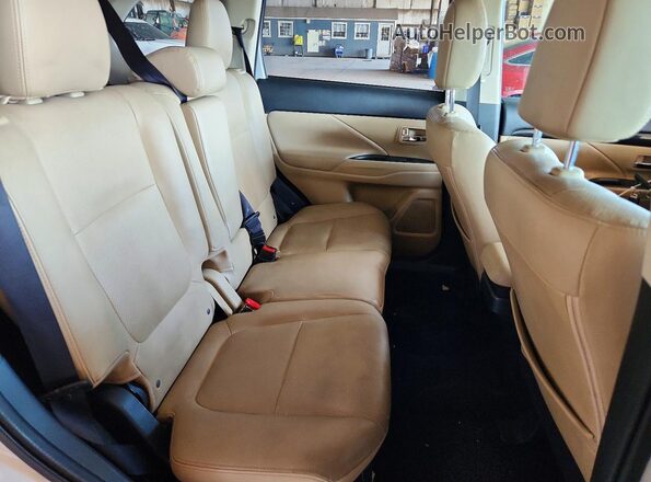 JA4AD3A36HZ048977 2017 MITSUBISHI OUTLANDER Белый Вид задней части салона