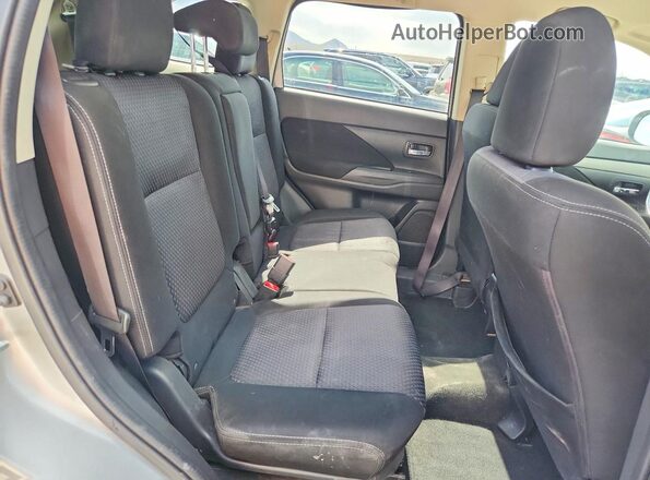 JA4AD3A37JZ023639 2018 MITSUBISHI OUTLANDER Silver Vista de los asientos traseros