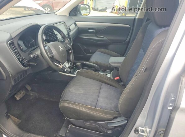 JA4AD3A38HZ021750 2017 MITSUBISHI OUTLANDER Серебряный Вид салона спереди