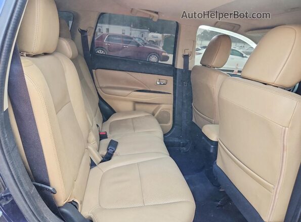 JA4AD3A39JJ001544 2018 MITSUBISHI OUTLANDER Blue Widok wnętrza z tyłu