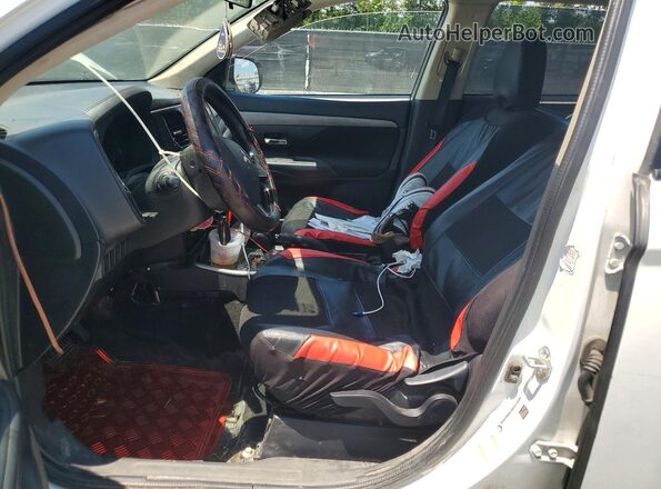 JA4AD3A39JZ041673 2018 MITSUBISHI OUTLANDER Белый Вид салона спереди