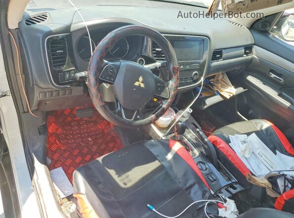 JA4AD3A39JZ041673 2018 MITSUBISHI OUTLANDER Белый Вид панели приборов