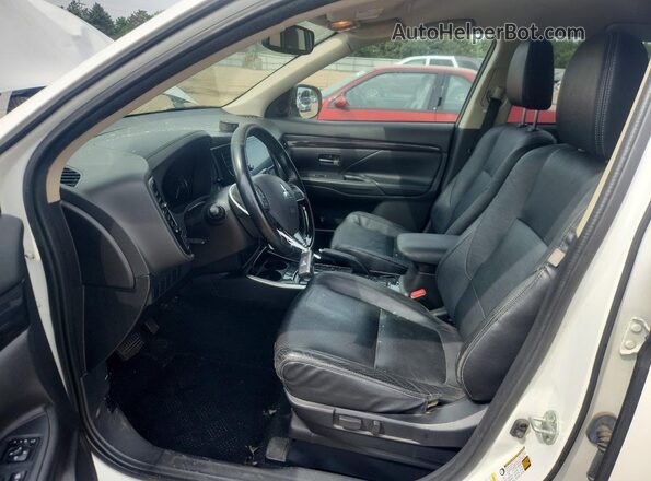 JA4AD3A3XHZ048867 2017 MITSUBISHI OUTLANDER White Вид салону спереду