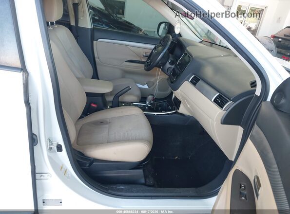 JA4AD3A3XHZ063739 2017 MITSUBISHI OUTLANDER White Front interior view