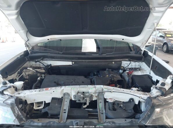JA4AD3A3XHZ063739 2017 MITSUBISHI OUTLANDER White Rear view