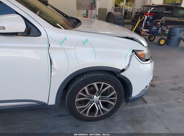 JA4AD3A3XHZ063739 2017 MITSUBISHI OUTLANDER White Front view