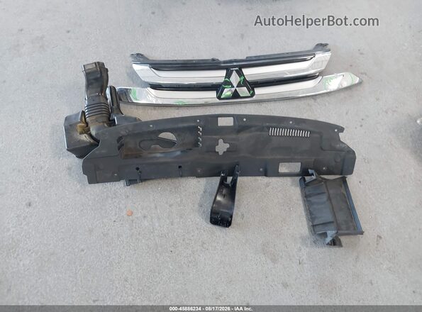 JA4AD3A3XHZ063739 2017 MITSUBISHI OUTLANDER White Instrument cluster view