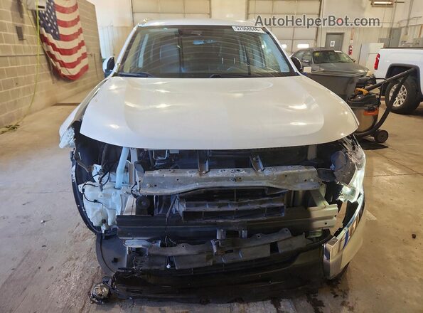 JA4AD3A3XLZ030779 2020 MITSUBISHI OUTLANDER White Դիմացի տեսք