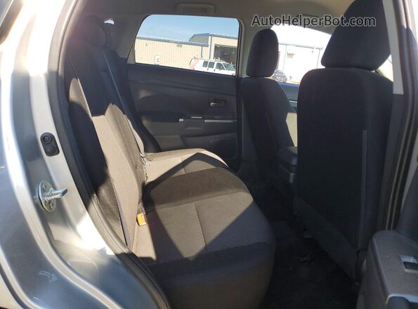 JA4AP3AU0KU019902 2019 MITSUBISHI OUTLANDER Silver Սալոնի հետևի տեսք