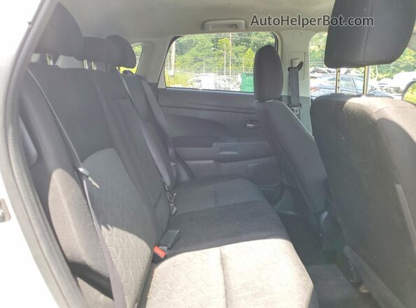 JA4AP3AU0LU021019 2020 MITSUBISHI OUTLANDER White Vista interior trasera