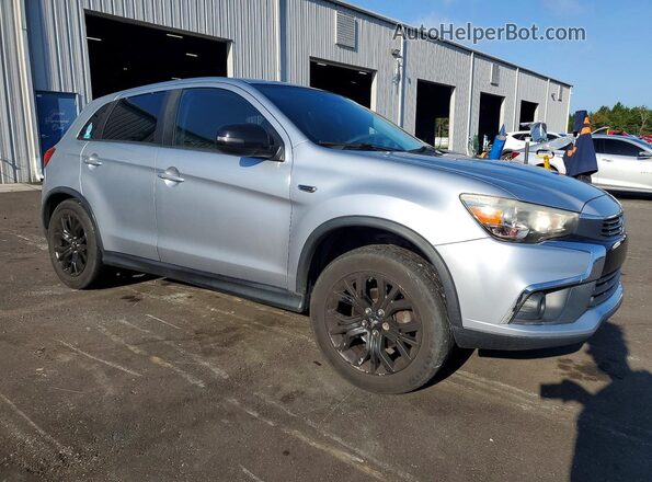 JA4AP3AU2HZ033652 2017 MITSUBISHI OUTLANDER Серебряный Передняя правая четверть