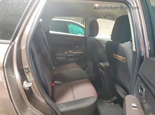 JA4AP3AU2JU025005 2018 MITSUBISHI OUTLANDER Gray Սալոնի հետևի տեսք
