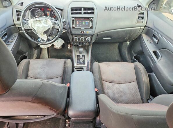 JA4AP3AU2JZ023449 2018 MITSUBISHI OUTLANDER White Vista del salpicadero