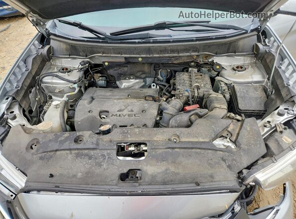 JA4AP3AU3KU004844 2019 MITSUBISHI OUTLANDER Silver ძრავის განყოფილების ხედი