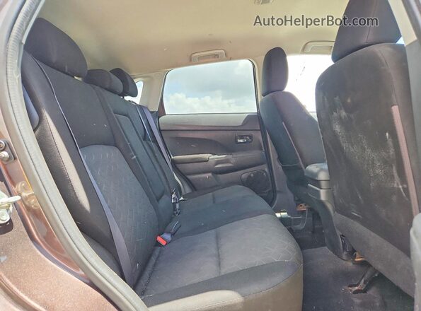 JA4AP3AU5LU015457 2020 MITSUBISHI OUTLANDER Brown Rear interior view