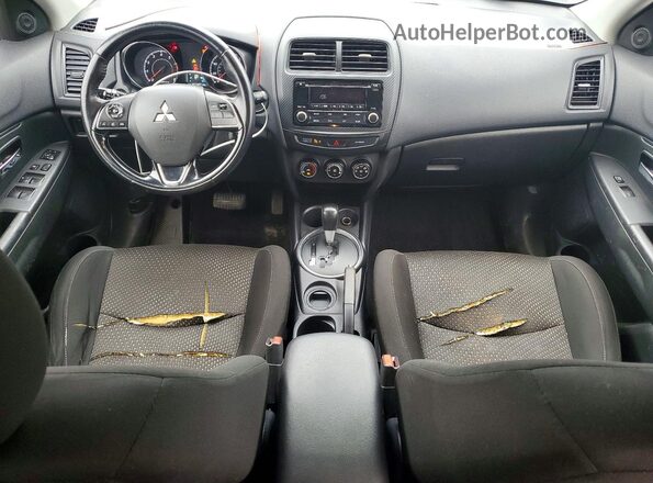 JA4AP3AU6GZ033166 2016 MITSUBISHI OUTLANDER Silver Widok deski rozdzielczej