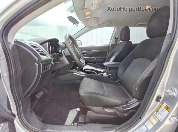 JA4AP3AU6JU007266 2018 MITSUBISHI OUTLANDER Silver Սալոնի դիմացի տեսք